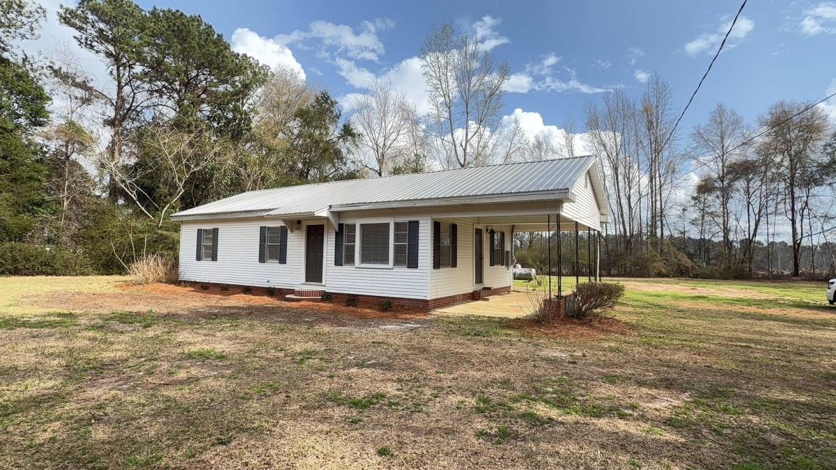 House for rent at 2741 Pineapple Highway, Greenville, AL 36037