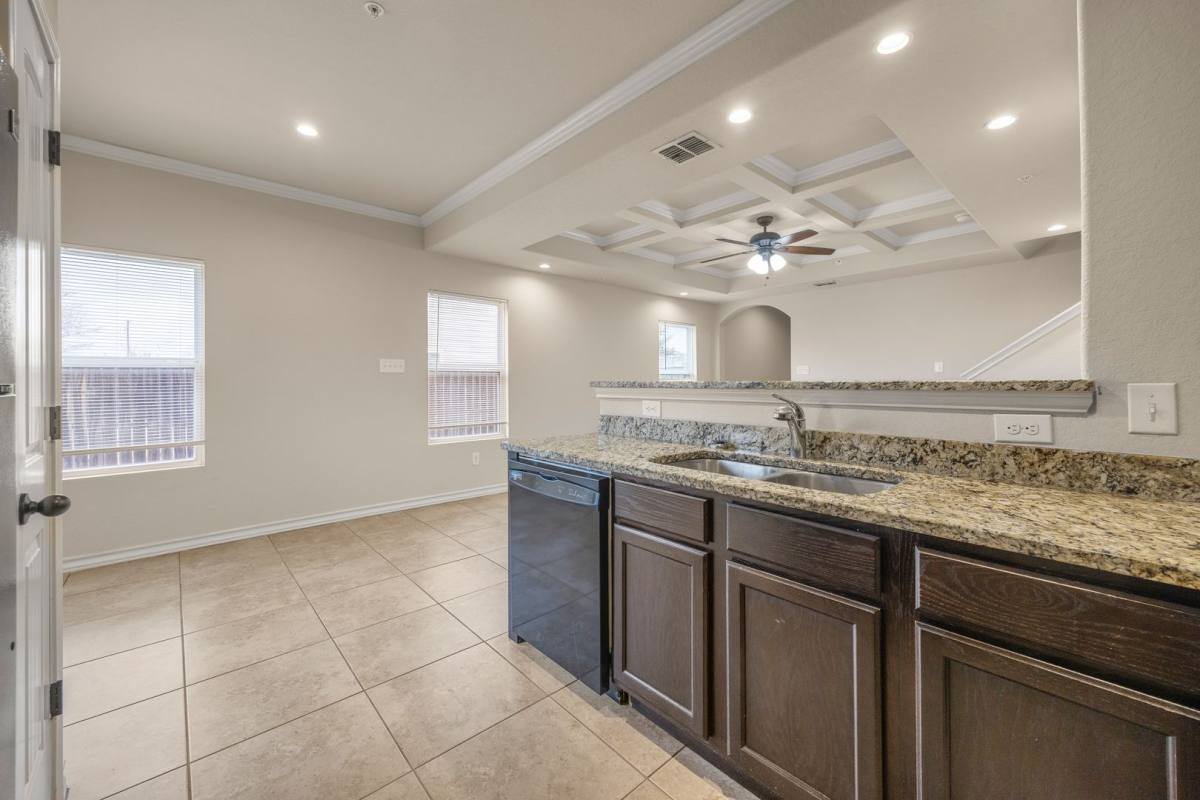 Townhouse for rent at 6615 Arancione Ave, San Antonio, TX 78233