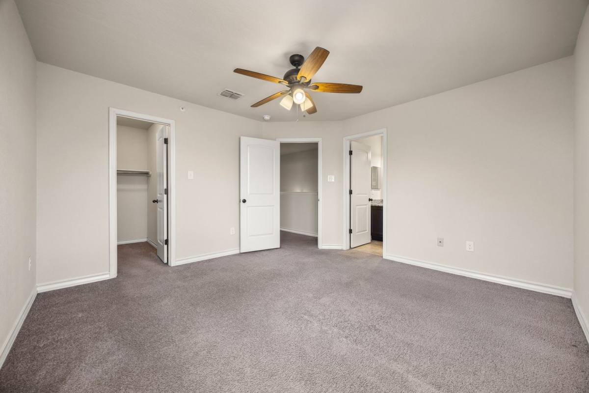 Townhouse for rent at 6615 Arancione Ave, San Antonio, TX 78233