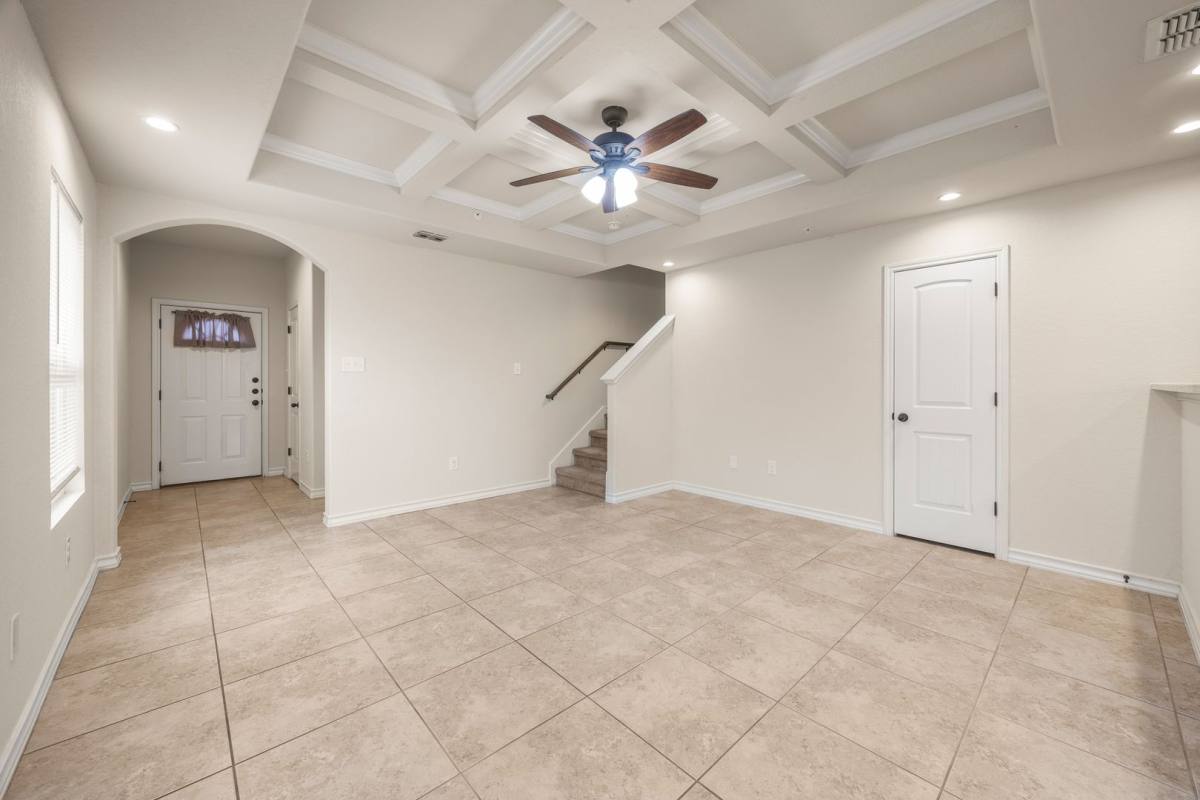 Townhouse for rent at 6615 Arancione Ave, San Antonio, TX 78233