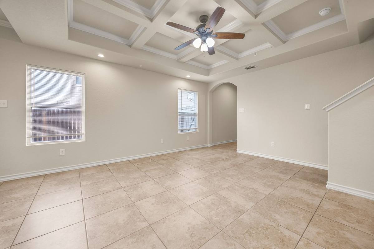 Townhouse for rent at 6615 Arancione Ave, San Antonio, TX 78233