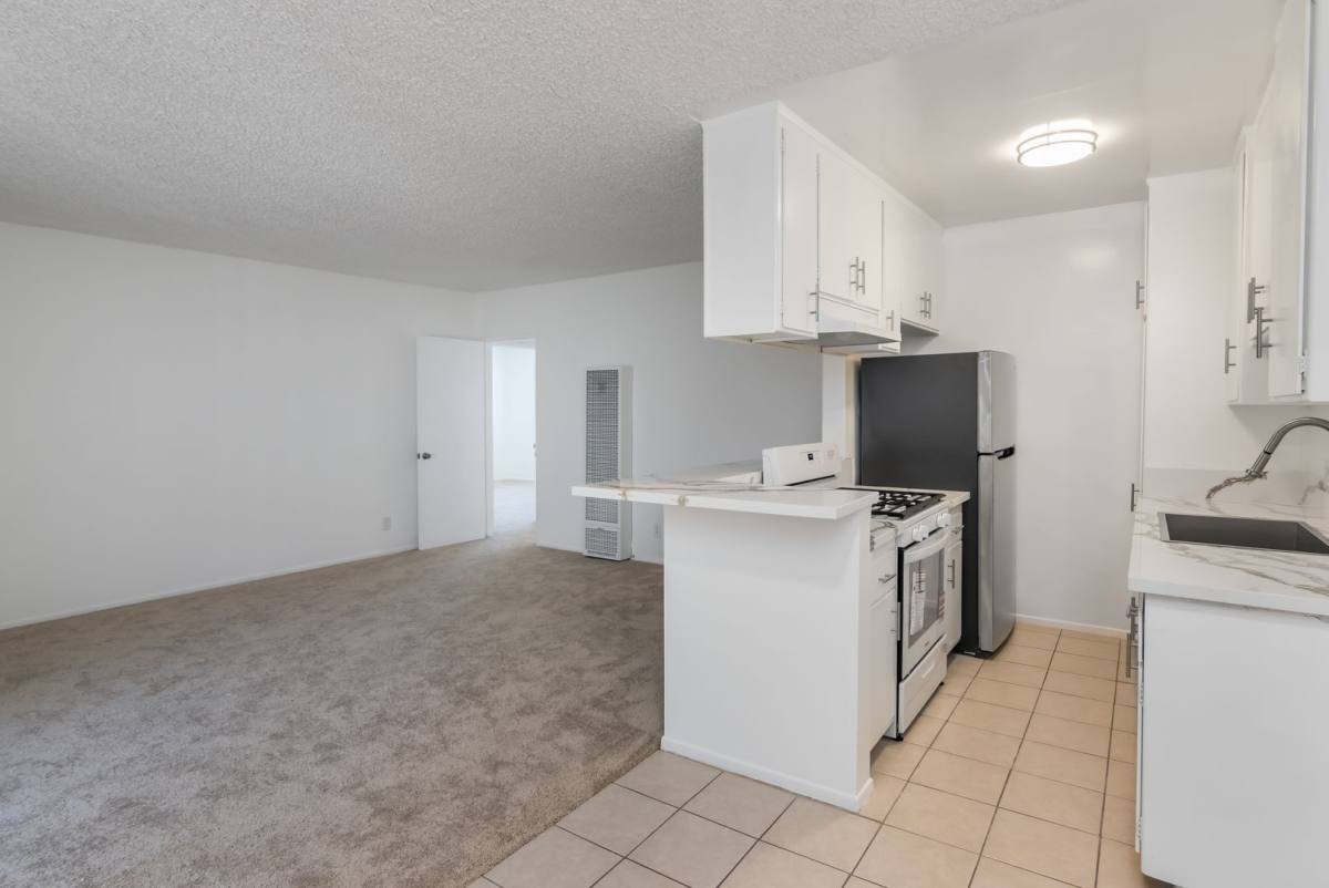 Apartment for rent at 4065 McLaughlin Ave, Los Angeles, CA 90066