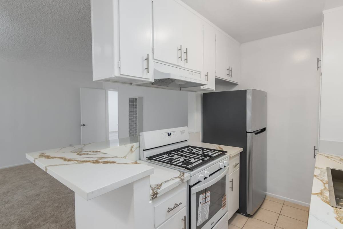 Apartment for rent at 4065 McLaughlin Ave, Los Angeles, CA 90066