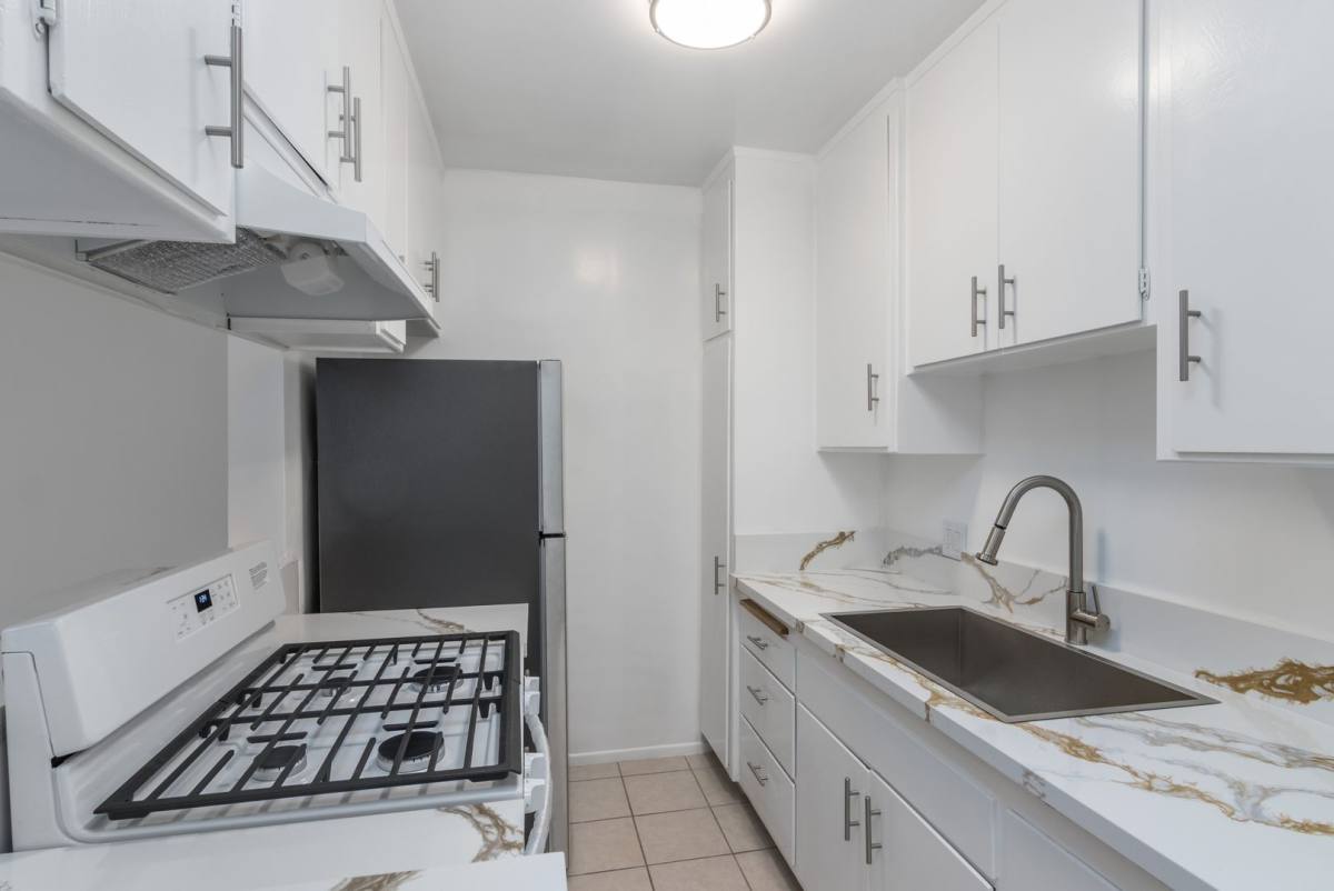 Apartment for rent at 4065 McLaughlin Ave, Los Angeles, CA 90066
