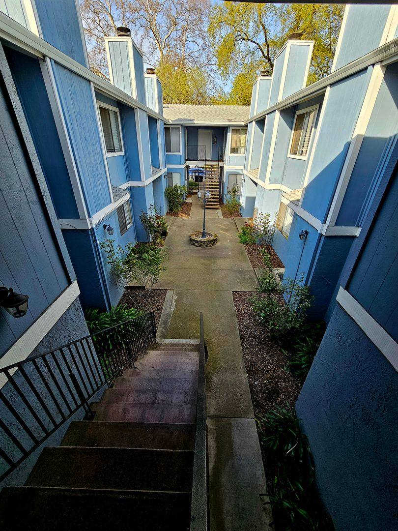 Apartment for rent at 1814 V St, Sacramento, CA 95818