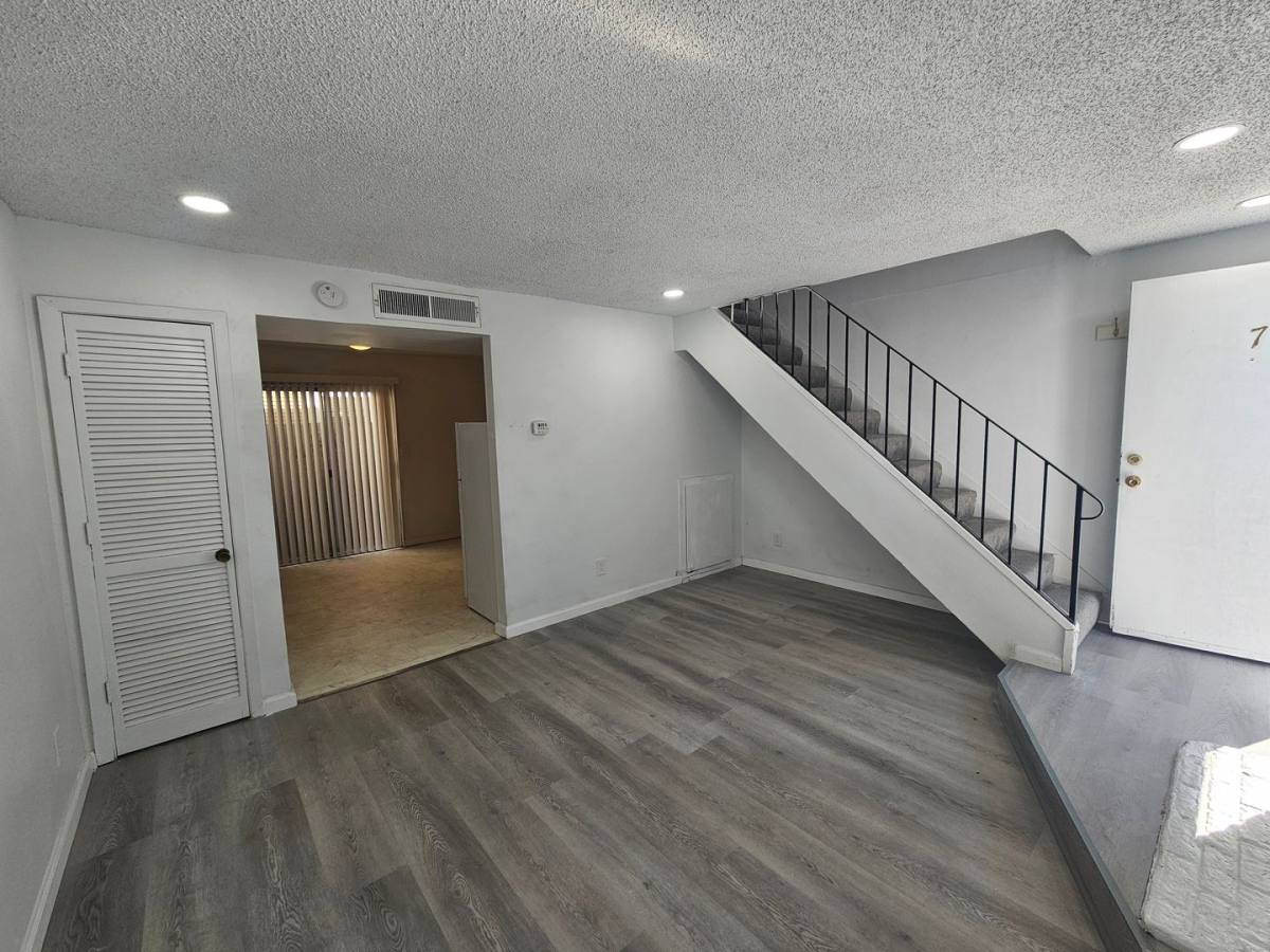 Apartment for rent at 1814 V St, Sacramento, CA 95818