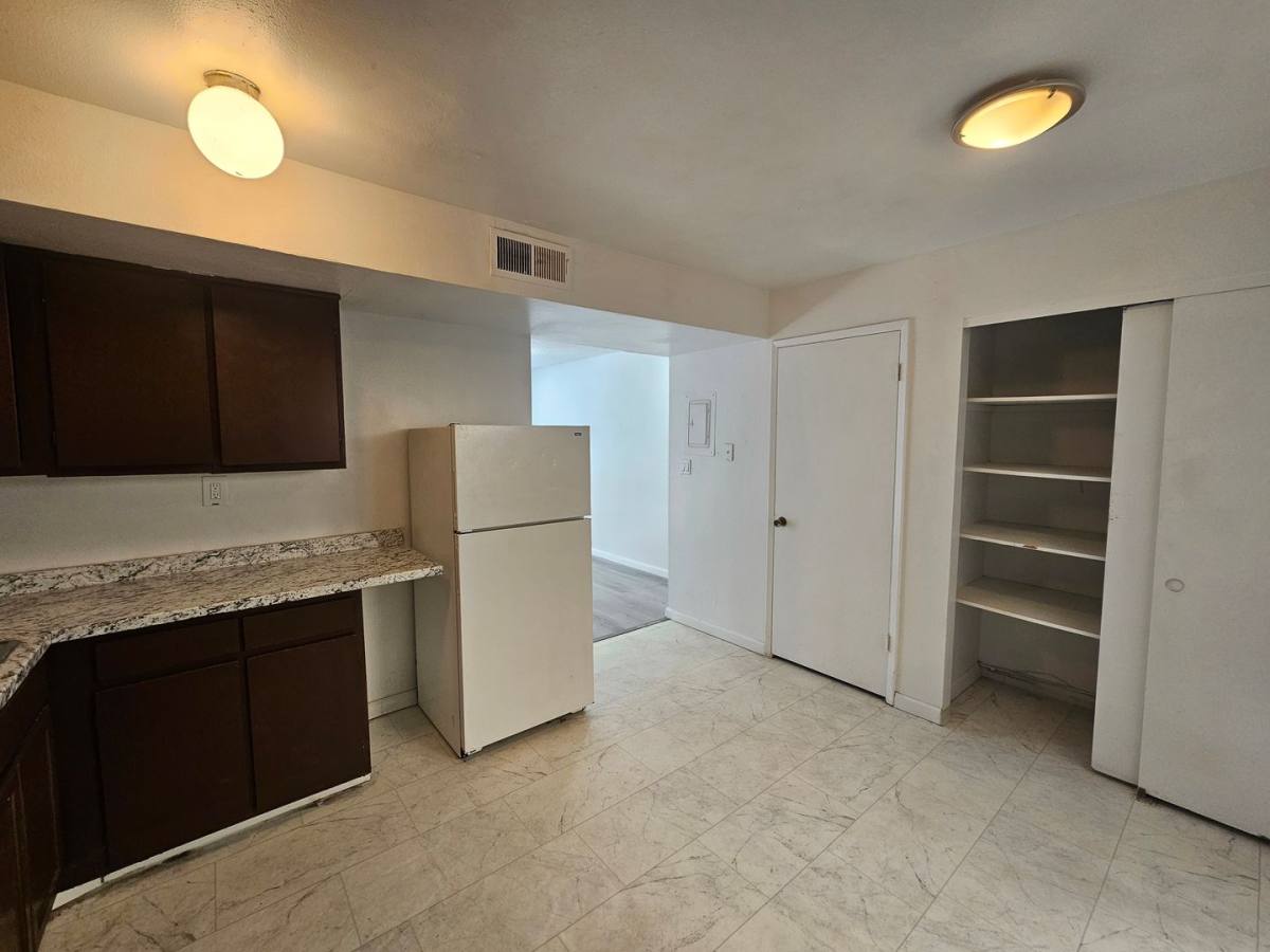 Apartment for rent at 1814 V St, Sacramento, CA 95818