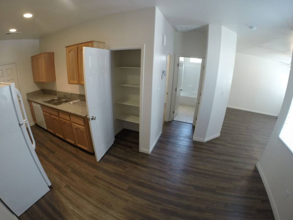 Apartment for rent at 3125 Park Meadows Dr, Bakersfield, CA 93308