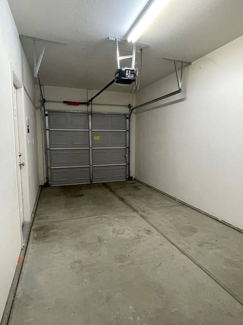 Apartment for rent at 3125 Park Meadows Dr, Bakersfield, CA 93308