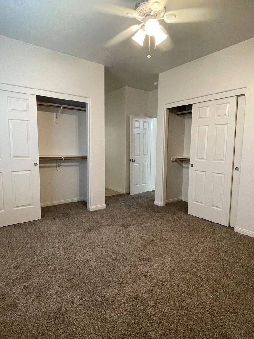 Apartment for rent at 3125 Park Meadows Dr, Bakersfield, CA 93308