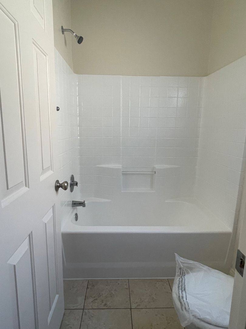Apartment for rent at 3125 Park Meadows Dr, Bakersfield, CA 93308