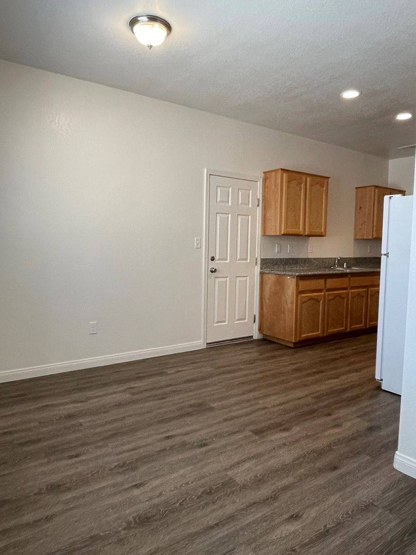 Apartment for rent at 3125 Park Meadows Dr, Bakersfield, CA 93308