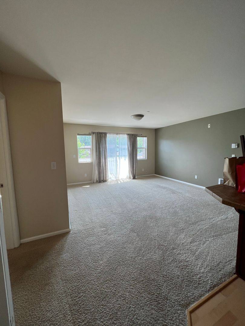 Apartment for rent at 375 Tremont Ave, Bellingham, WA 98226
