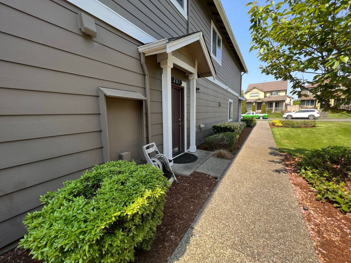 Apartment for rent at 375 Tremont Ave, Bellingham, WA 98226