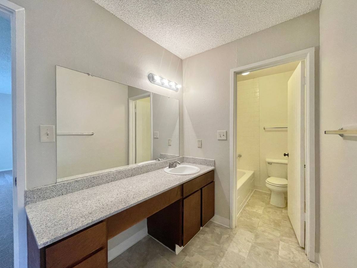 Apartment for rent at 2712 O St, Sacramento, CA 95816