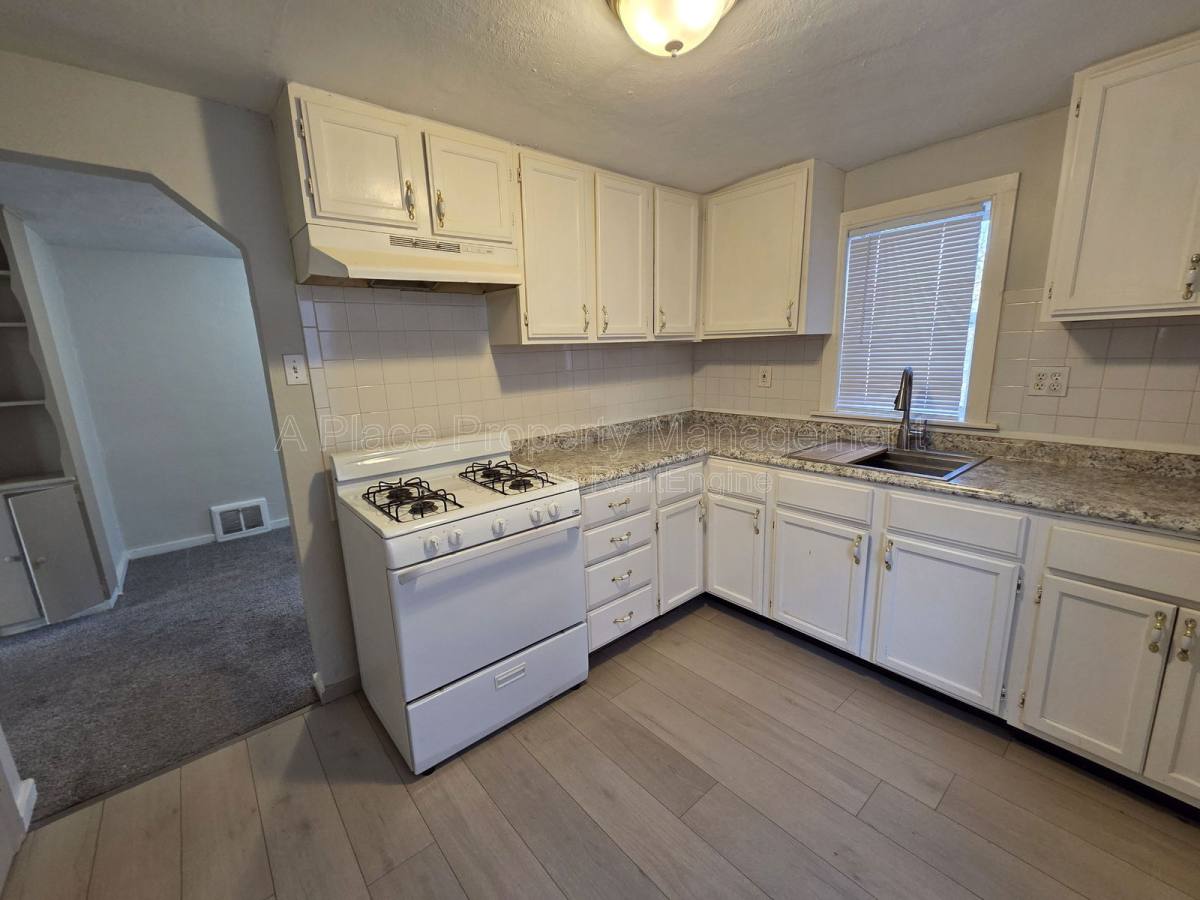 House for rent at 338 La Motte Lane, Saint Louis, MO 63135