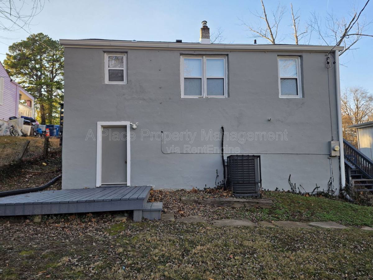 House for rent at 338 La Motte Lane, Saint Louis, MO 63135