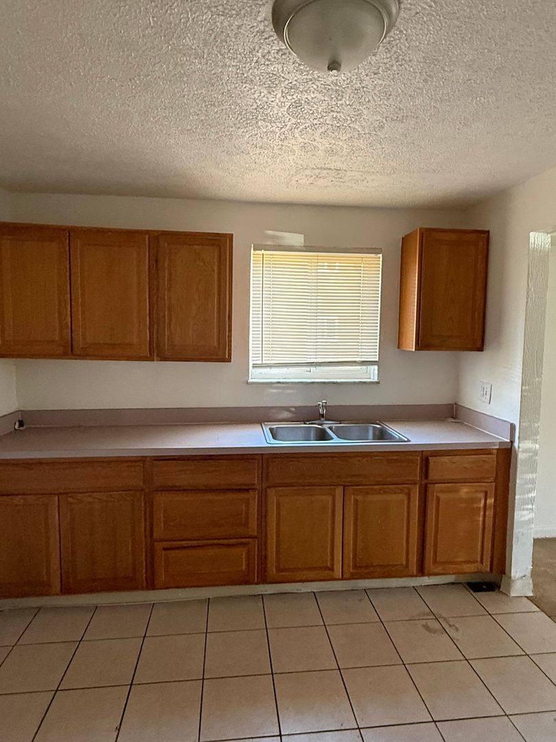 Townhouse for rent at 23878 Banbury, Beachwood, OH 44122