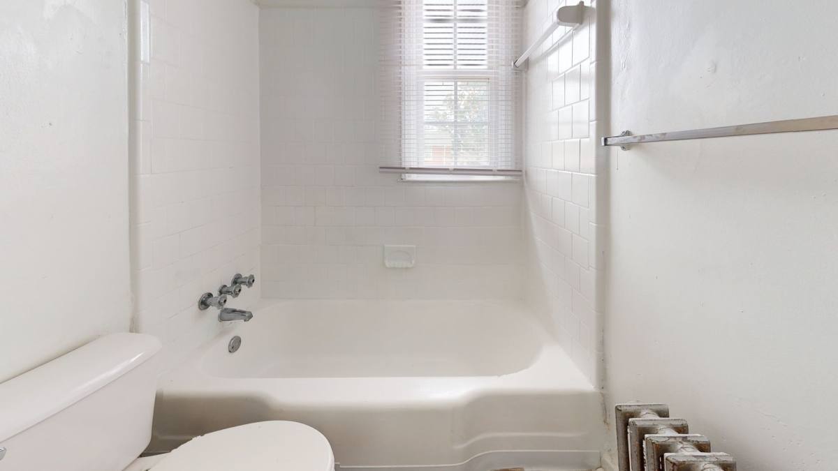 Apartment for rent at 9 Seminole Dr, Portsmouth, VA 23702