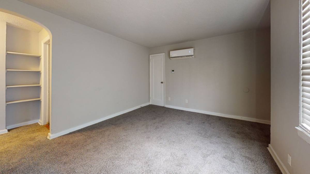 Apartment for rent at 9 Seminole Dr, Portsmouth, VA 23702
