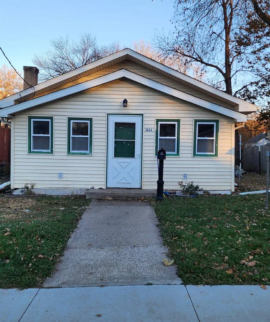 House for rent at 3633 Bowdoin St, Des Moines, IA 50313