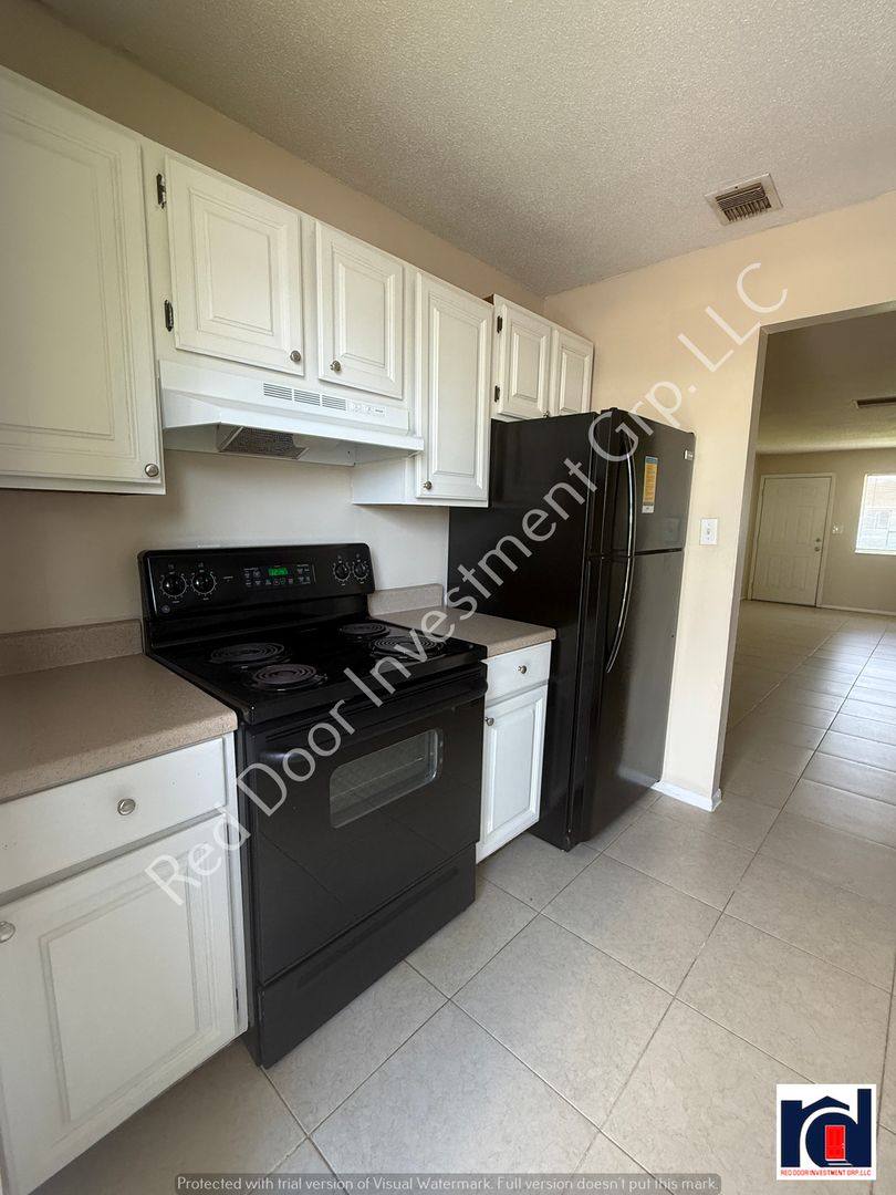 Apartment for rent at 2744 Botts Landing Rd, Deland, FL 32720