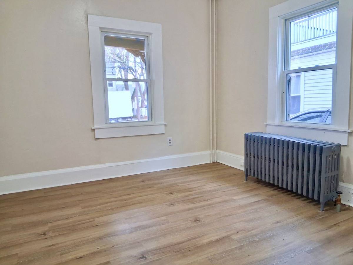 Apartment for rent at 325 N Laurel St, Bridgeton, NJ 08302