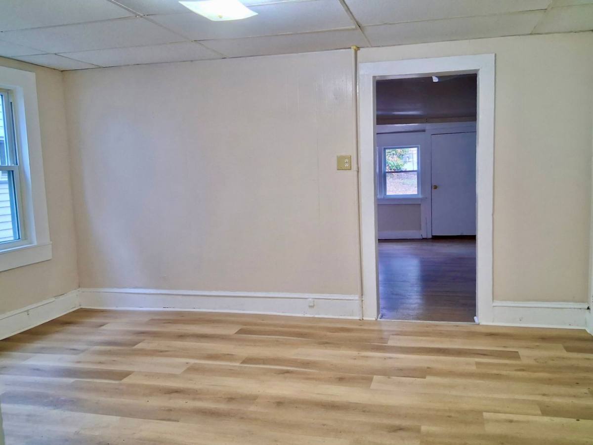 Apartment for rent at 325 N Laurel St, Bridgeton, NJ 08302