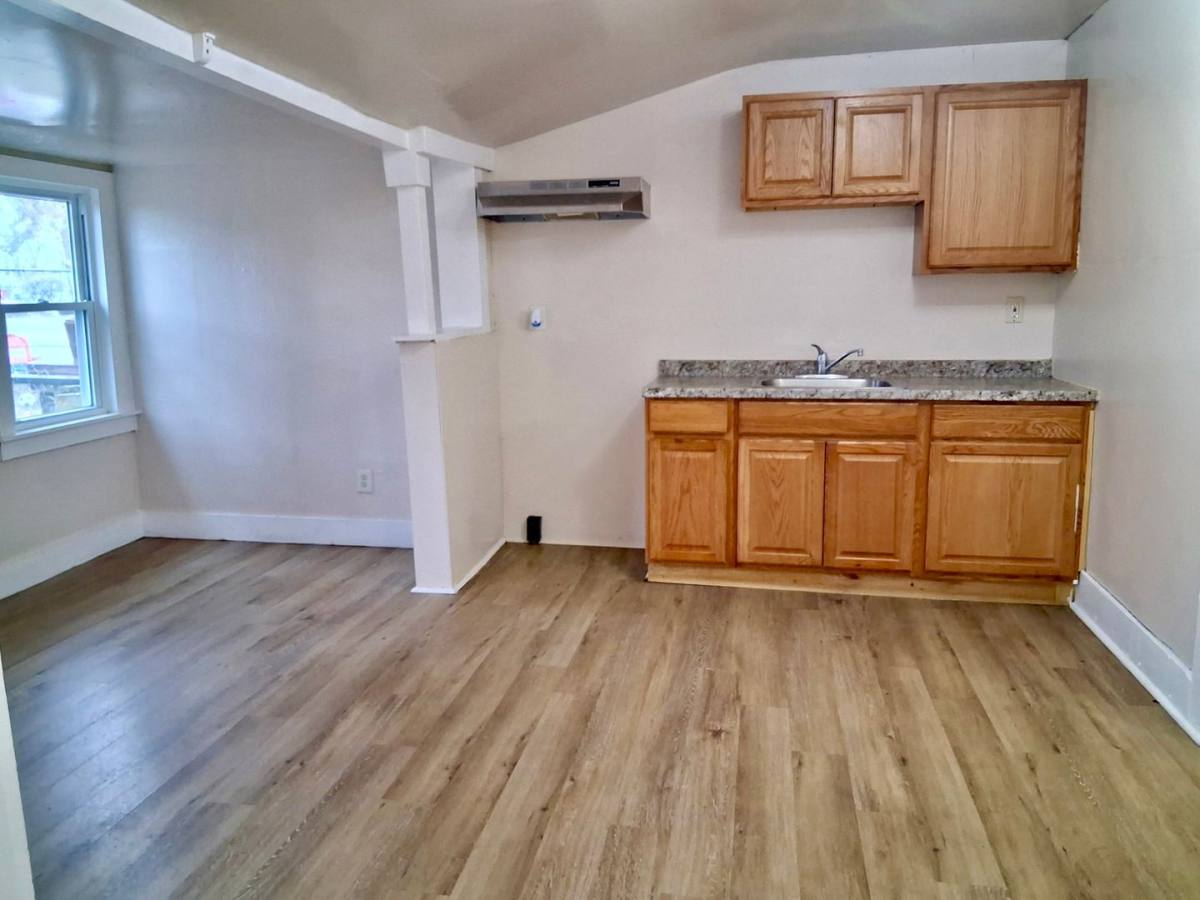 Apartment for rent at 325 N Laurel St, Bridgeton, NJ 08302