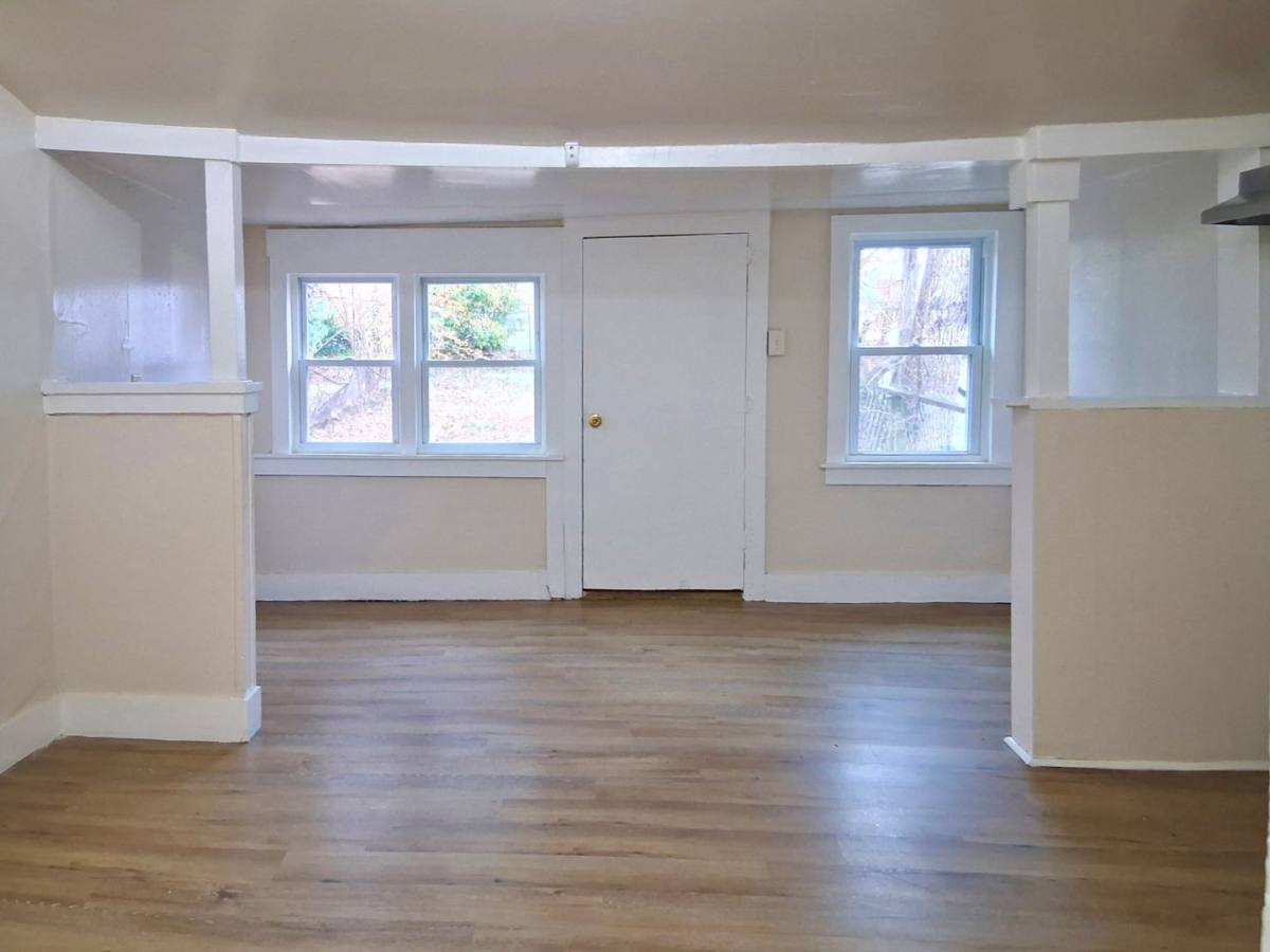 Apartment for rent at 325 N Laurel St, Bridgeton, NJ 08302