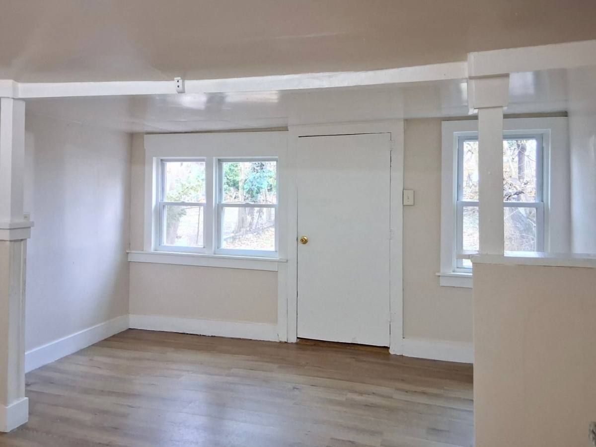 Apartment for rent at 325 N Laurel St, Bridgeton, NJ 08302