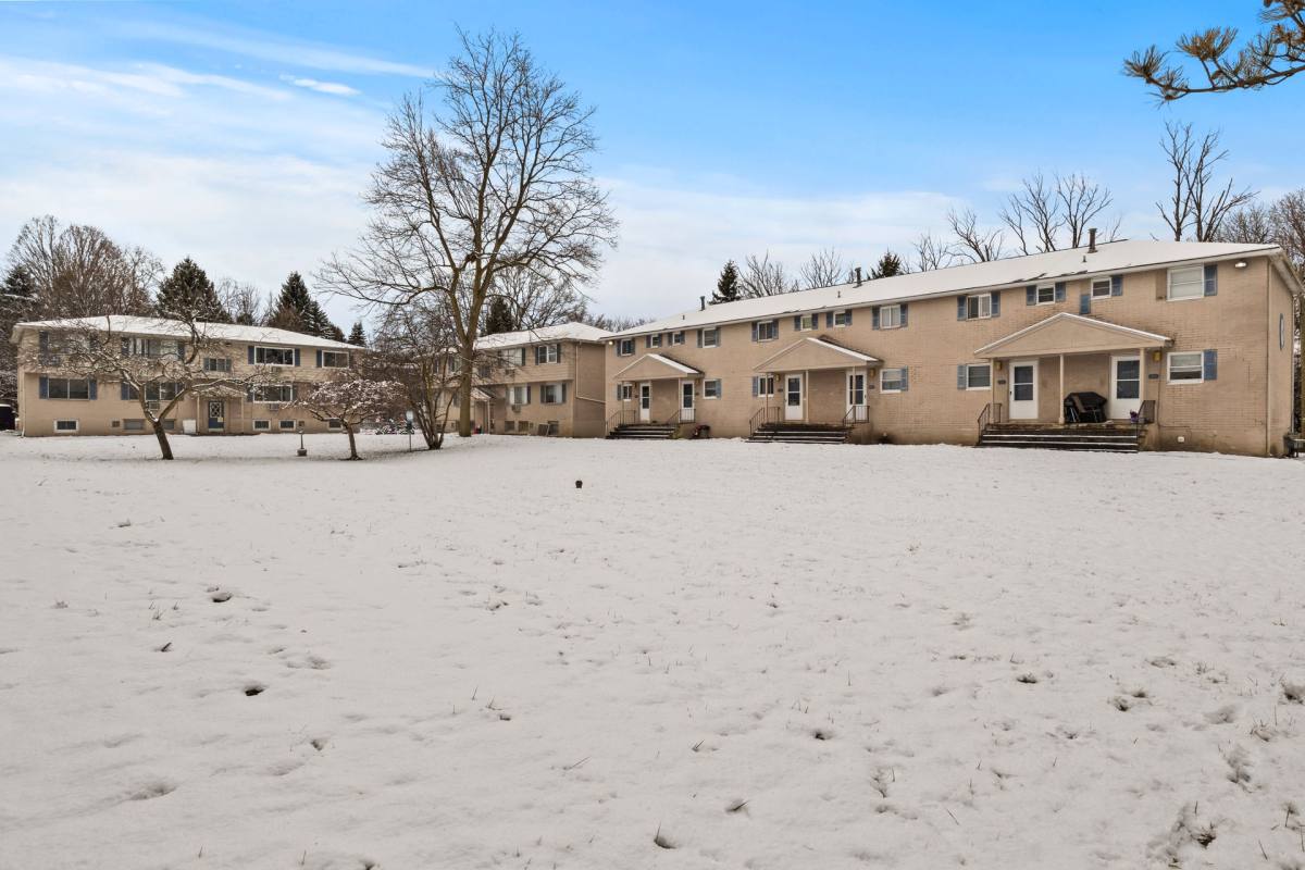 Townhouse for rent at 5000 Oak Crest Courtyard, Syracuse, NY 13219