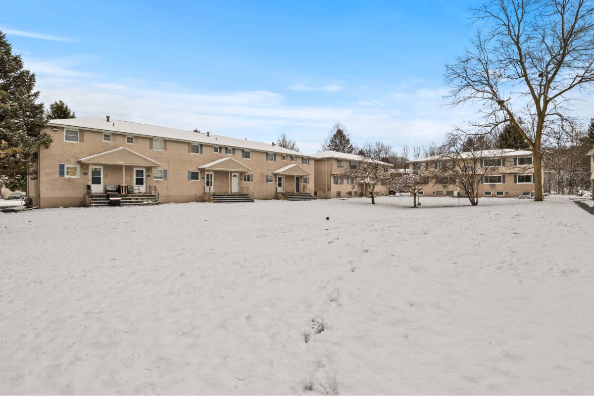 Townhouse for rent at 5000 Oak Crest Courtyard, Syracuse, NY 13219