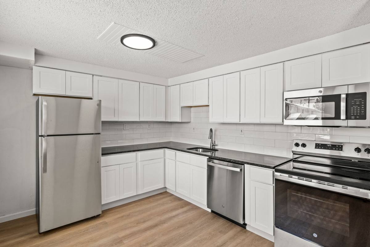 Townhouse for rent at 5000 Oak Crest Courtyard, Syracuse, NY 13219