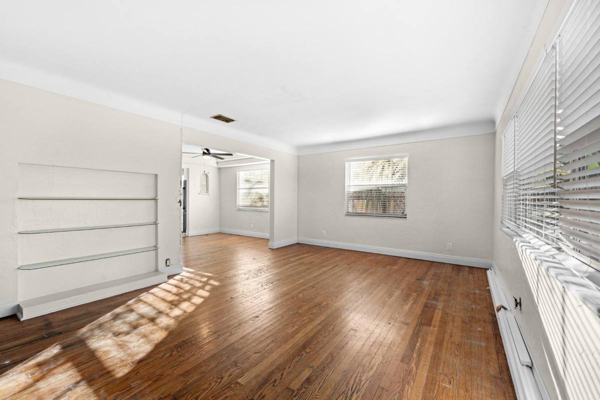 House for rent at 4514 9th Ave N, Saint Petersburg, FL 33713