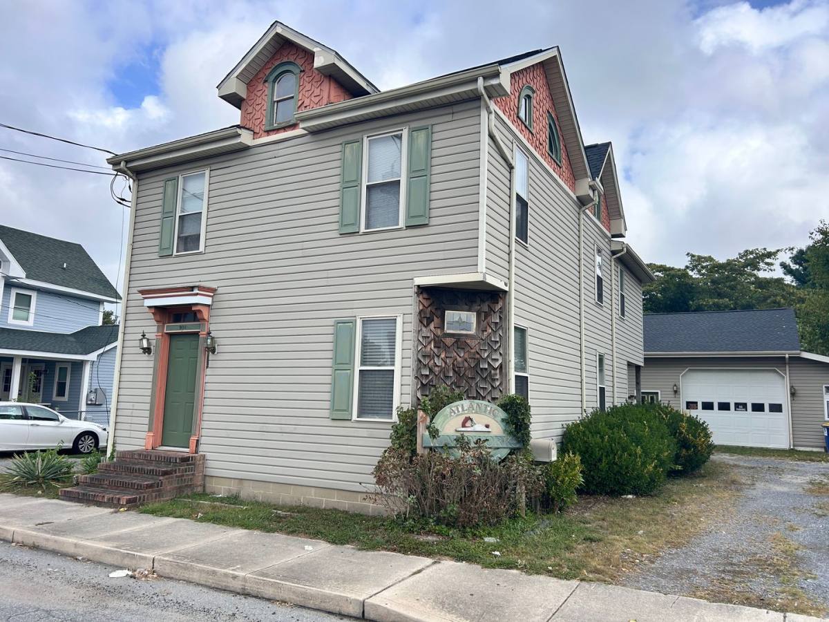Apartment for rent at 206 N Railroad Ave, Georgetown, DE 19947
