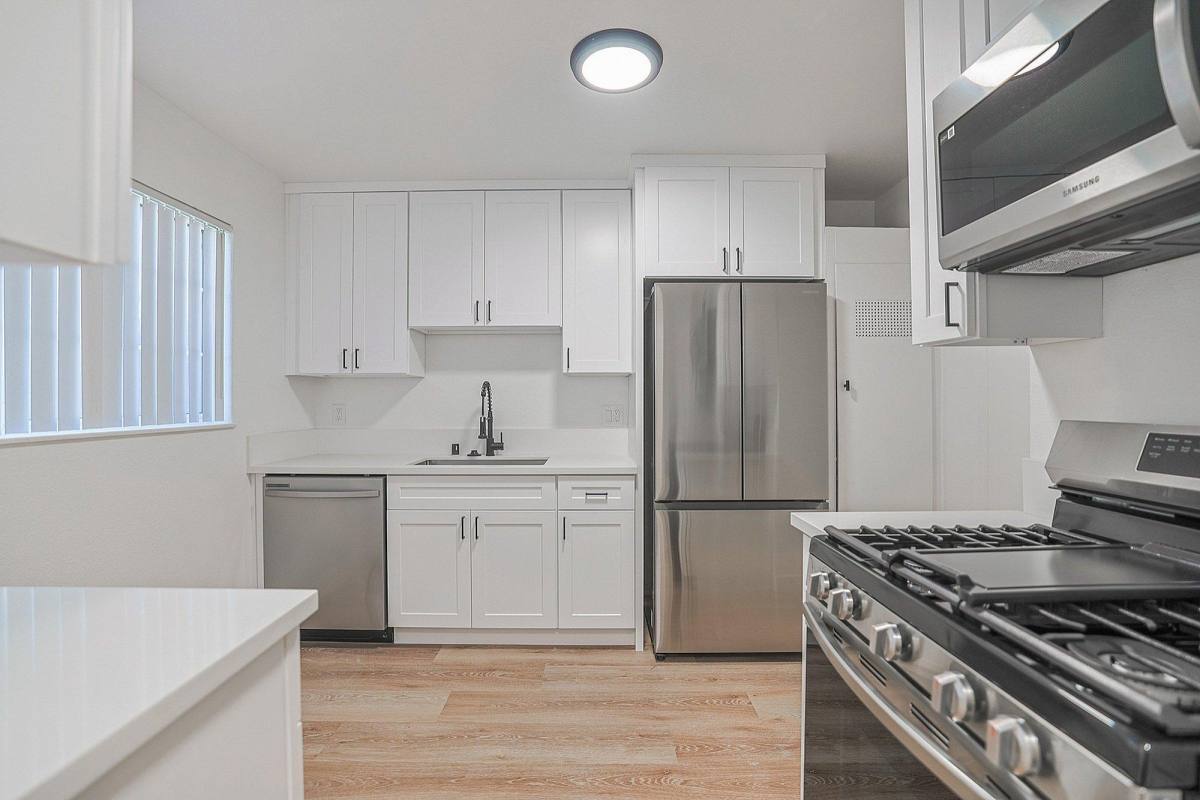Townhouse for rent at Orange Grove, 1600 W Almond Ave, Orange, CA 92868