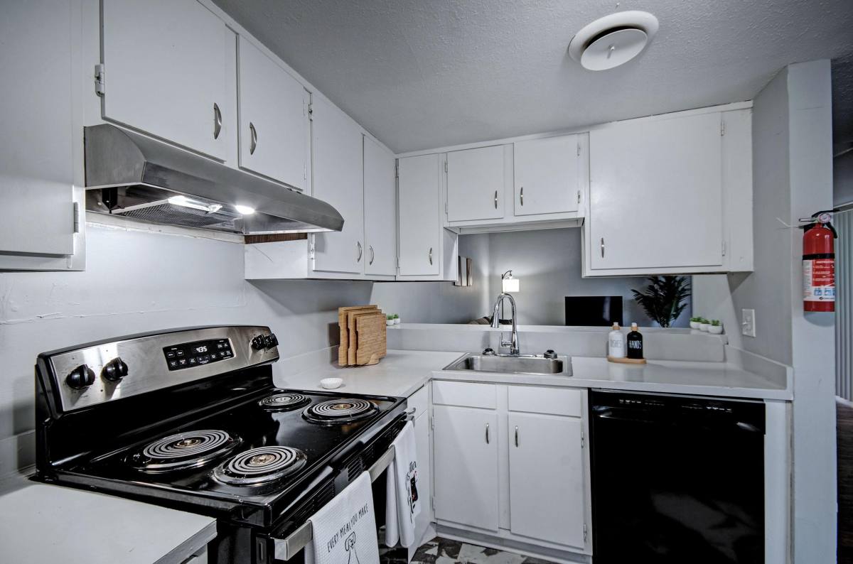 Apartment for rent at 225 W McDowell Rd, Jackson, MS 39204