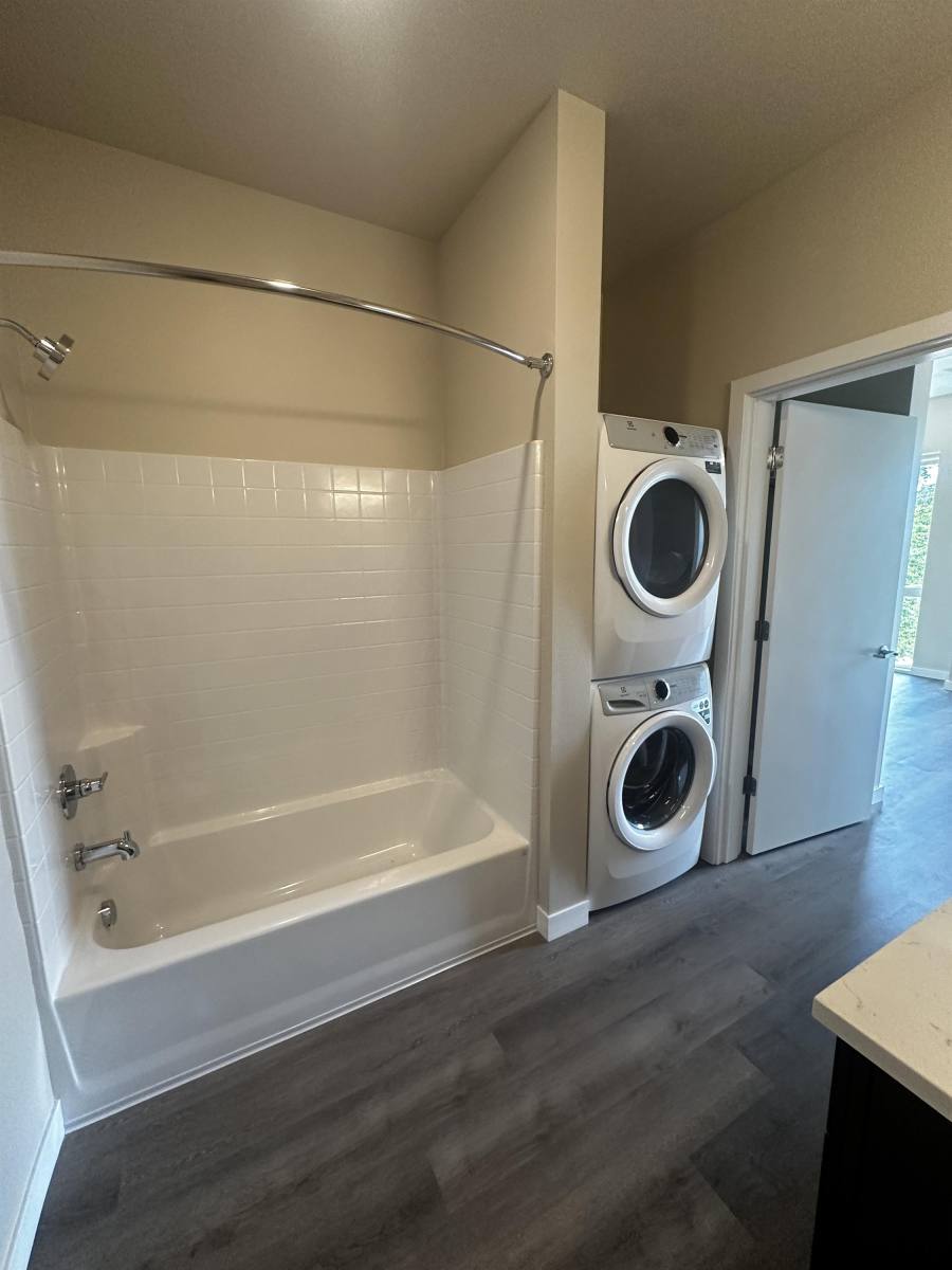 Apartment for rent at 12547 SW Main St, Portland, OR 97223
