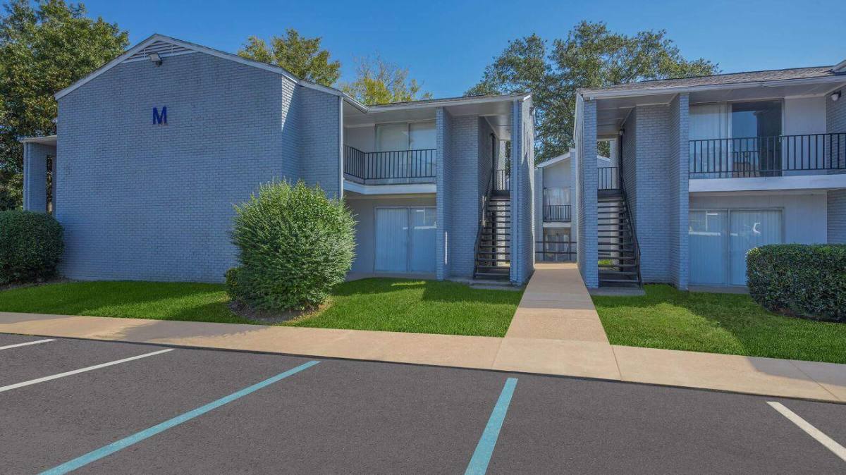 Apartment for rent at 225 W McDowell Rd, Jackson, MS 39204