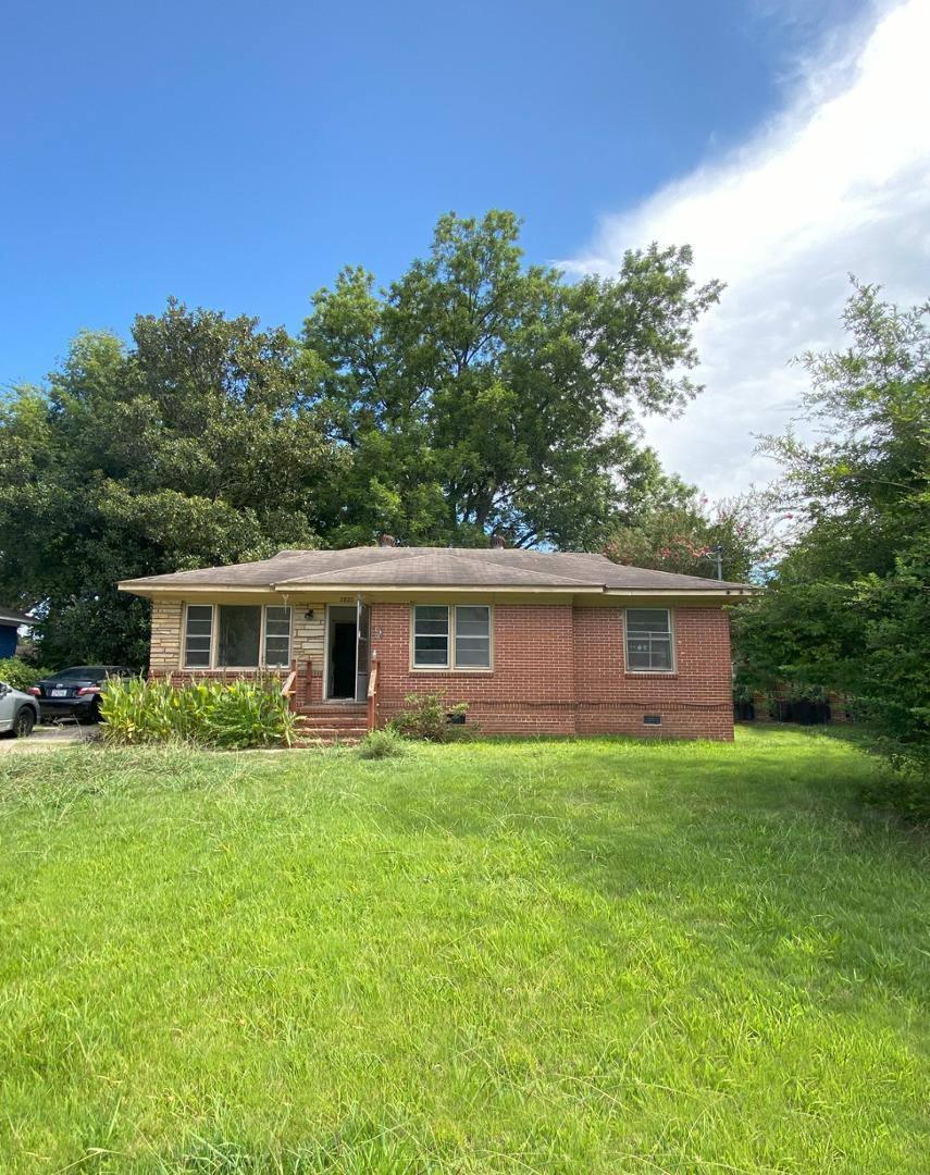 Apartment for rent at 2329 S Lumpkin Rd, Columbus, GA 31903