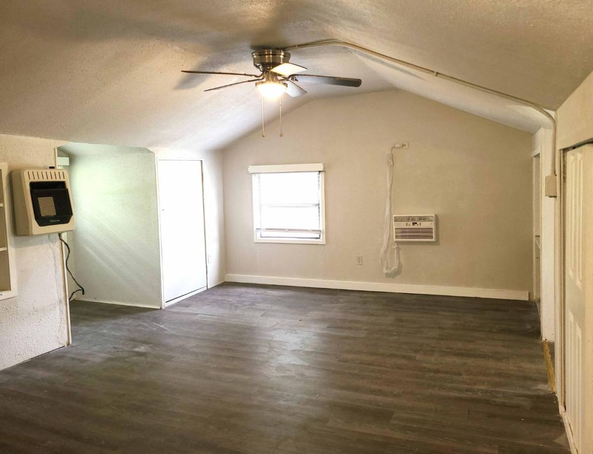 Apartment for rent at 1405 Moore St #14055, Commerce, TX 75428