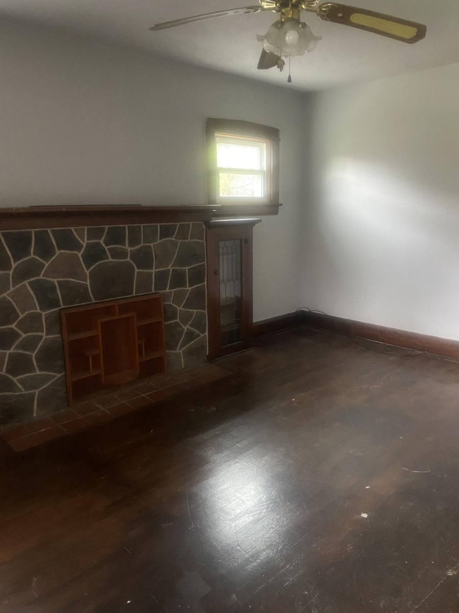 House for rent at 36 W Avondale Ave, Youngstown, OH 44507