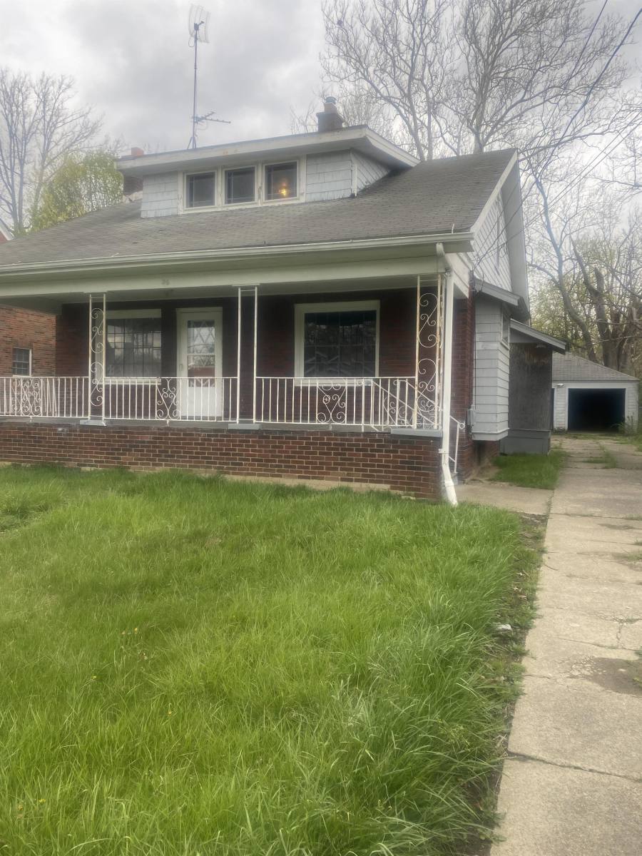 House for rent at 36 W Avondale Ave, Youngstown, OH 44507