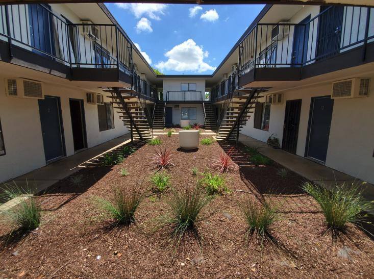 Townhouse for rent at 124 E 13th St, Marysville, CA 95901
