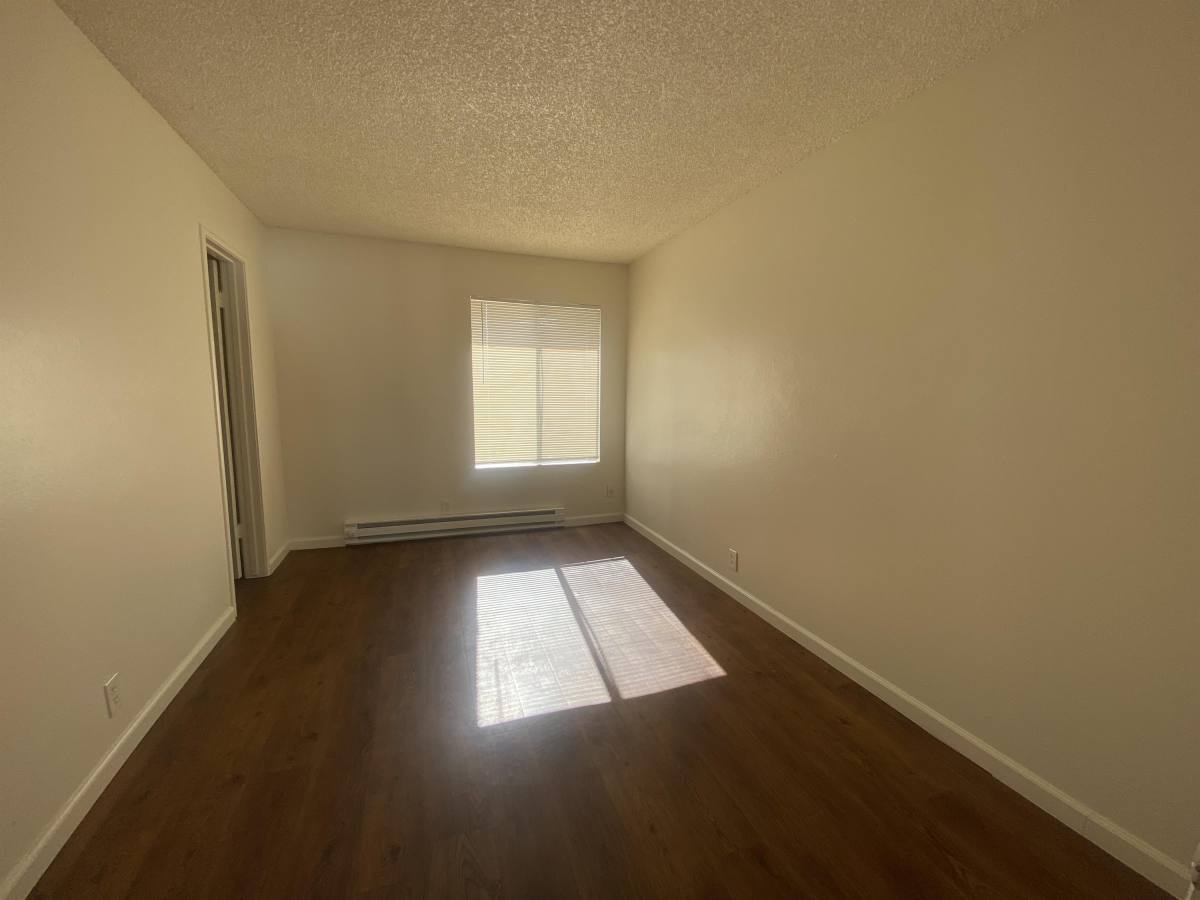 Townhouse for rent at 124 E 13th St, Marysville, CA 95901