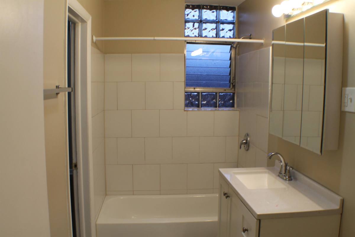 Apartment for rent at Little Fort Homes, 741 Walnut St #1, Waukegan, IL 60085
