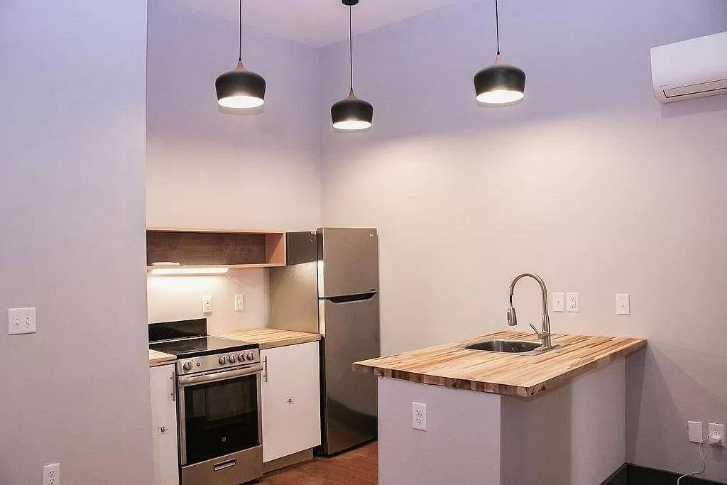 Apartment for rent at 207 W McMicken Ave #3, Cincinnati, OH 45214