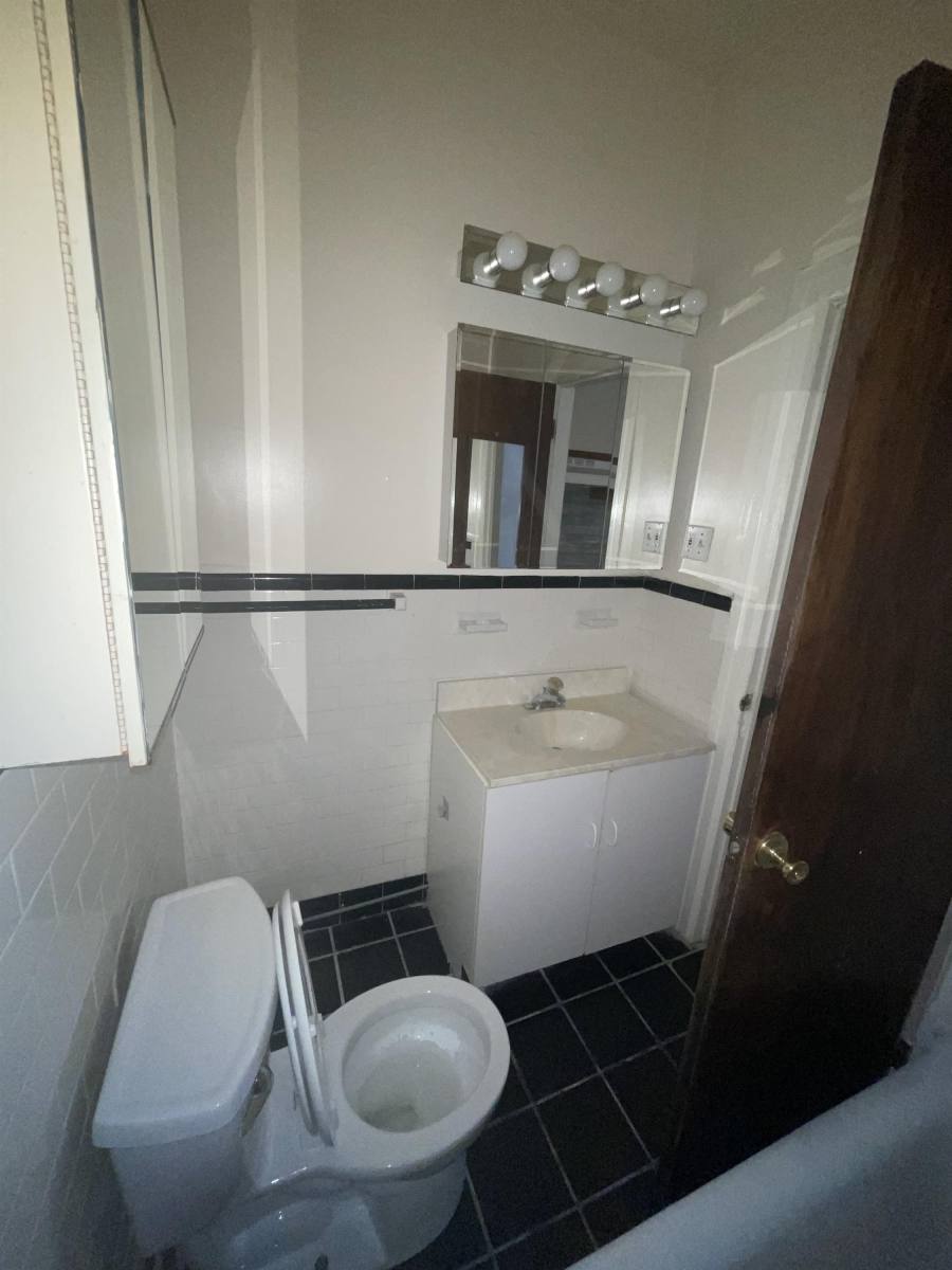 Apartment for rent at 319 S 12th St #3F, Philadelphia, PA 19107