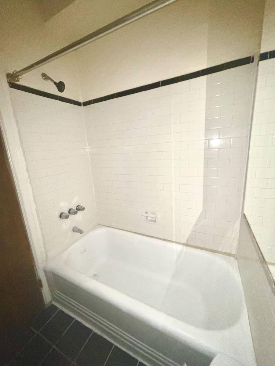 Apartment for rent at 319 S 12th St #3F, Philadelphia, PA 19107